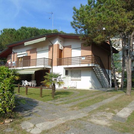 Villa Fidia Lignano Sabbiadoro Bagian luar foto